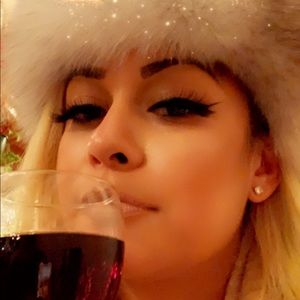 Meet your Posher, Christine